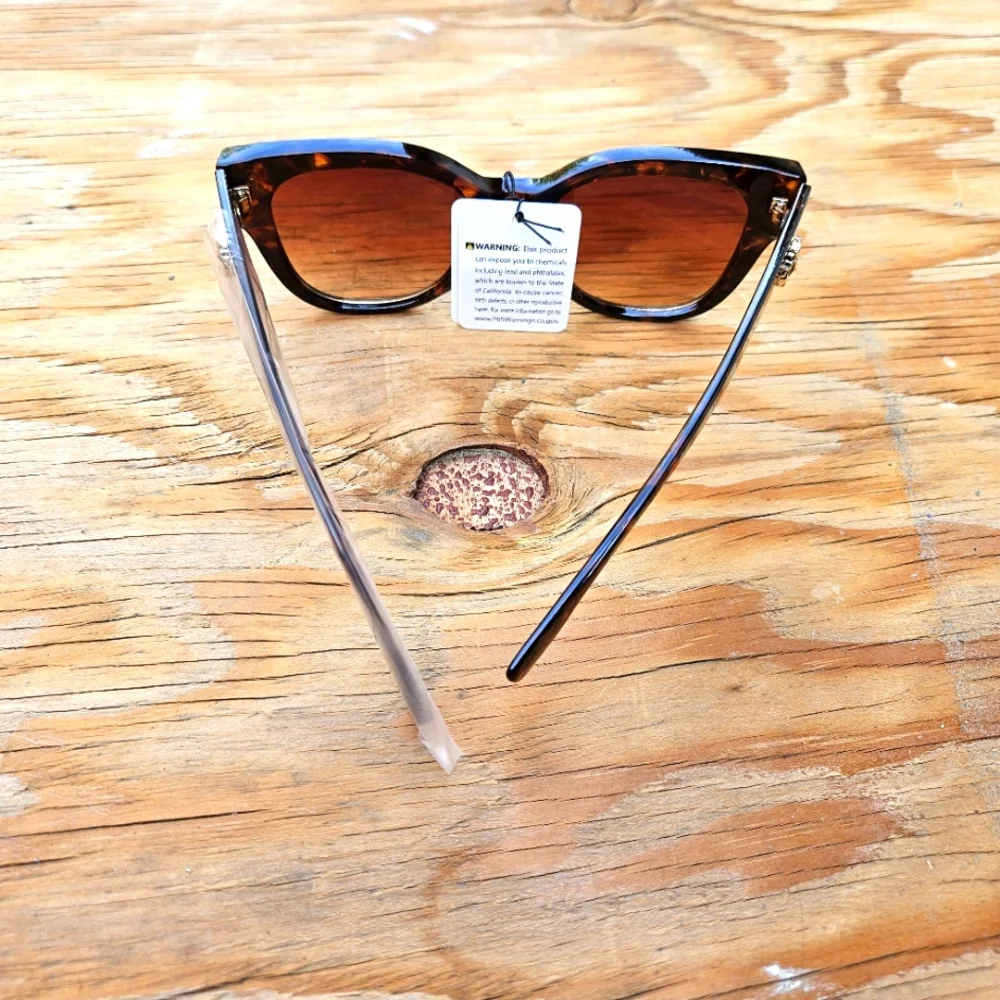 Kleo Womens  Tortoise Sunglasses - Picture 11 of 16